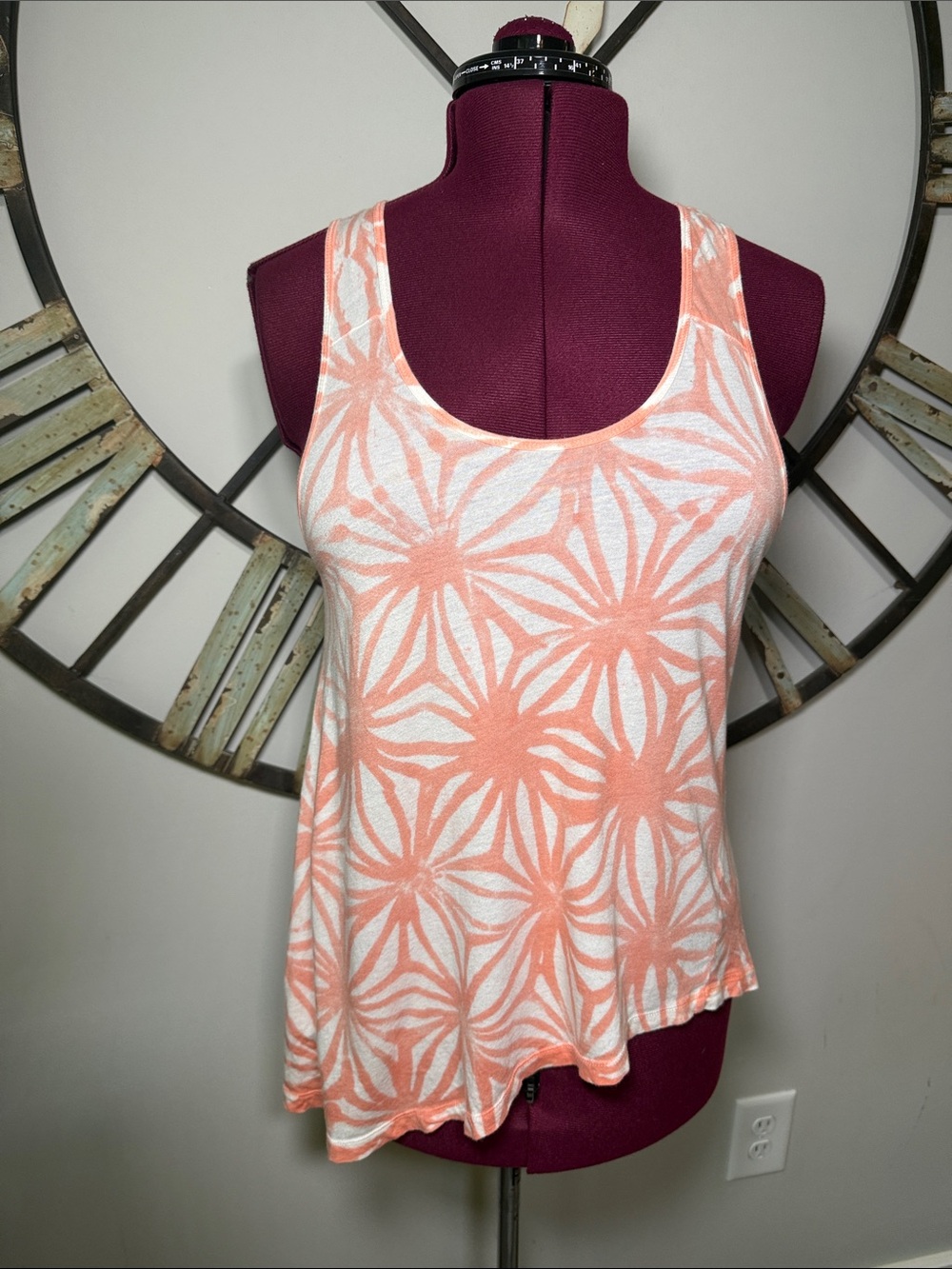 Alternative Soft Floral Print Tank Top - Peach/White